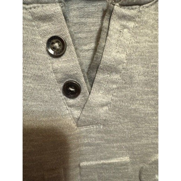Mens Guess Los Angeles Textured Raised Logo Henley MED Grey Short Sleeve EUC - Picture 4 of 11